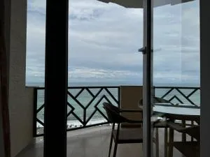 Zura's sea view apartment #2 - 高尼奥