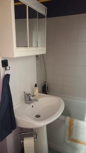 Appartements Appartement vue mer et plage Saint-Aubin-Sur-Mer Normandie : photos des chambres