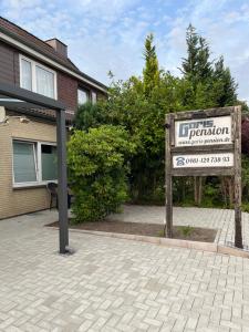 Garis Pension
