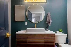 4BR 4BA w Movie Theater Near SLC, Airport, Skis - Bountiful