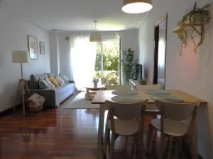 Bajo con terraza moderno y reformado - Cudón