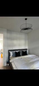 Fully renovated two bedroom apartment in the centre of Amsterdam