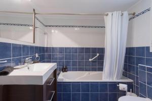 Appartements Villa Mimosa - Piscine, tennis, terrasse vue mer, clim, wifi : photos des chambres
