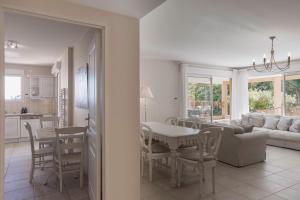 Appartements Villa Mimosa - Piscine, tennis, terrasse vue mer, clim, wifi : photos des chambres