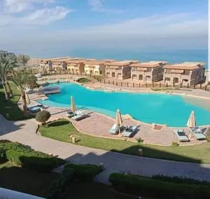 Telal Sokhna Villa first row families only Max 8 adults 4 kids - 艾因苏赫纳