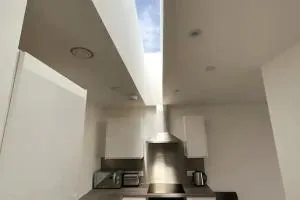 Old Trafford Penthouse Duplex - Steps from MUFC - 艾纯查姆