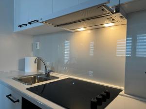 Modern 2-Bedroom Apartment with Private Garage Skopje