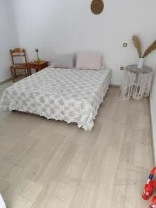 Γκαρσονιέρα ισογείου επιπλωμένη - 科库宁