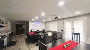 Modern MOVIE Theater & SAUNA Near Ski, Paragliding