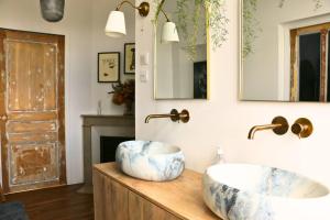Maisons de vacances Grande maison de charme avec jardin : photos des chambres
