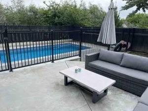 5 bedrooms, Pool in Havelock North! - Te Awanga