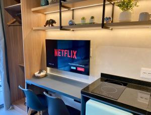 Studio 509 - Lindo studio ao lado do metro e shopping com Alexa