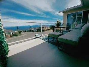 180 Degree ocean view home - Lantzville