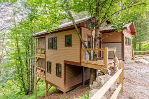 Poplar Treehouse - Rustic Luxury - Ubytování bez kategorie ve městě Marshall