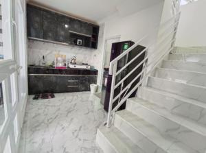 Villa puncak bogor 3 Kamar Tidur at kota bunga - Privat pool dan marble konsep