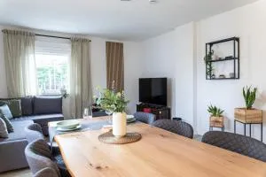 EasyStay Krefeld 10P Switch TV 2xApartments - Königshof