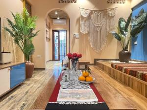 Quiet Private Apartment, 5 to Hoan Kiem Lake, 2 Balconies, 1 Bedroom, Free WIFI - NETFLIX, Zeit Home 506