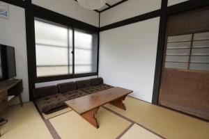 FTH maroon 4min to station