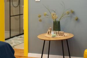 5 star Luxury Studio-Old Town Center