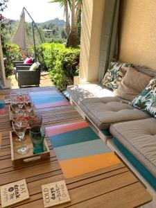 Rez de jardin Privatif clos-batiment centre FH007 -Appartement avec chambre -Parking couvert - climatisation - vue Mer -cap Estérel Pierre et vacances