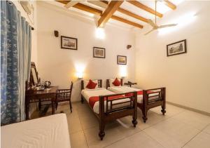 Dumas Guest House