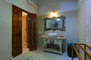 Dyeva 1 BR Quirky Garden Room Double