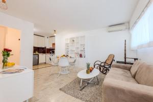 Appartements Roca Mare 1 bloc B apt 01 - Happy Rentals : photos des chambres