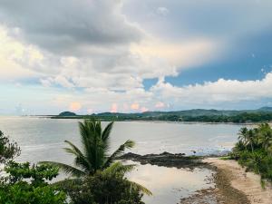 LARGE ROOM For FAMILY & BARKADA