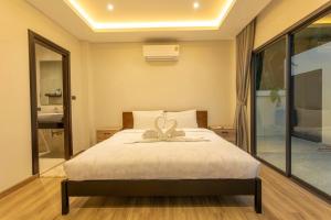 3BR Brand New Luxury Villa Large Pool Rawai #v105
