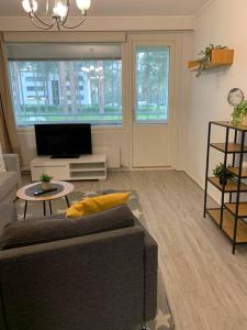 1BR Apartment TO8- big balcony, free parking