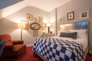 Standard Queen Room room in The Kendall Hotel