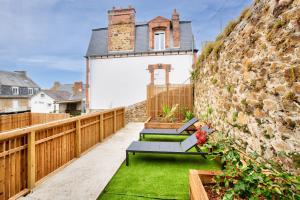 Maisons de vacances A 190m de la plage, hyper centre, maison pour 8 : Maison de Vacances