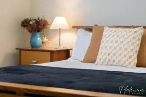 Magnolia By Lake - Wendouree