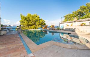 5 Bedroom Stunning Home In Zman