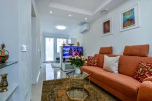 Stylisch und Schick, neue Wohnung, U-Bahn 2 Minuten - Cologne