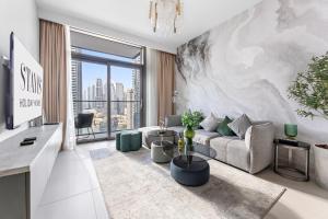 Stayis -1 BR Burj Khalifa View Partial