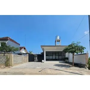 Guest House Saqeena Syariah Near Blitar Park RedPartner - 勿里达