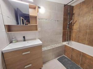 Rochambeau - T2 - Hyper Centre - CLIM