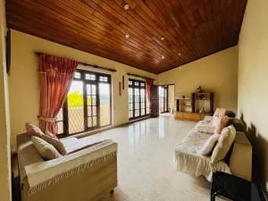 Mountain Breeze Residence - Katugastota