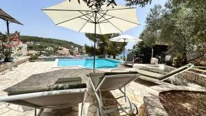 Villa Paladin - Spacious Villa with Pool near Garden Resort - 7 Min walk - Tisno