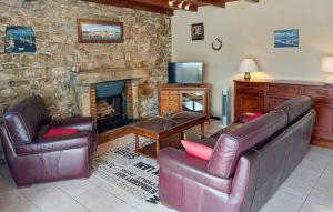 Maisons de vacances 4 Bedroom Gorgeous Home In Sibiril : photos des chambres