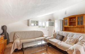 2 Bedroom Cozy Home In Murcia