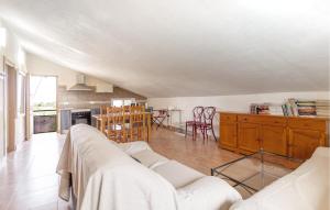 2 Bedroom Cozy Home In Murcia