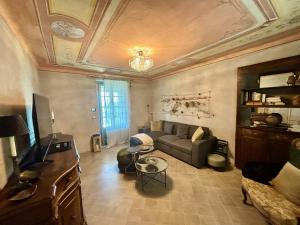 Casa Rosa, panoramica, piscina, tra langhe e monferrato