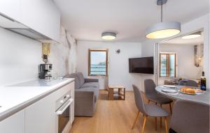 1 Bedroom Cozy Apartment In Baska 