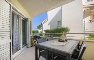 Amazing Apartment In Stinjan With Wifi