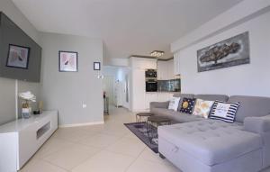Amazing Apartment In Stinjan With Wifi 
