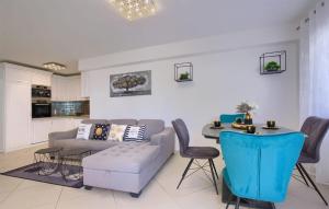Amazing Apartment In Stinjan With Wifi 