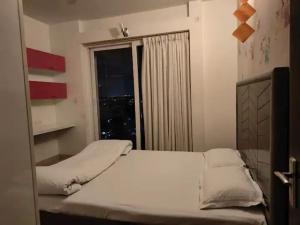 Lavish 3BHK on 12th Floor for Family