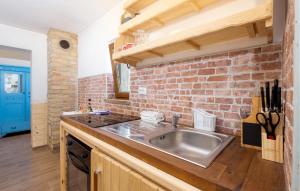 Cozy Home In Martinska Ves